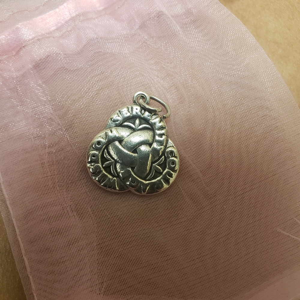 Retired charm no  loop